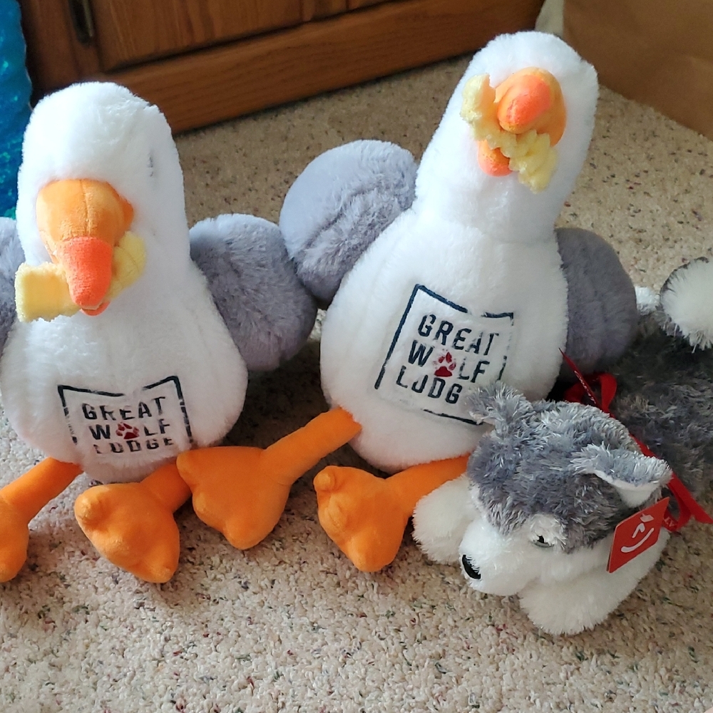 Great Wolf Lodge Plush Seagulls and Husky Set NWT